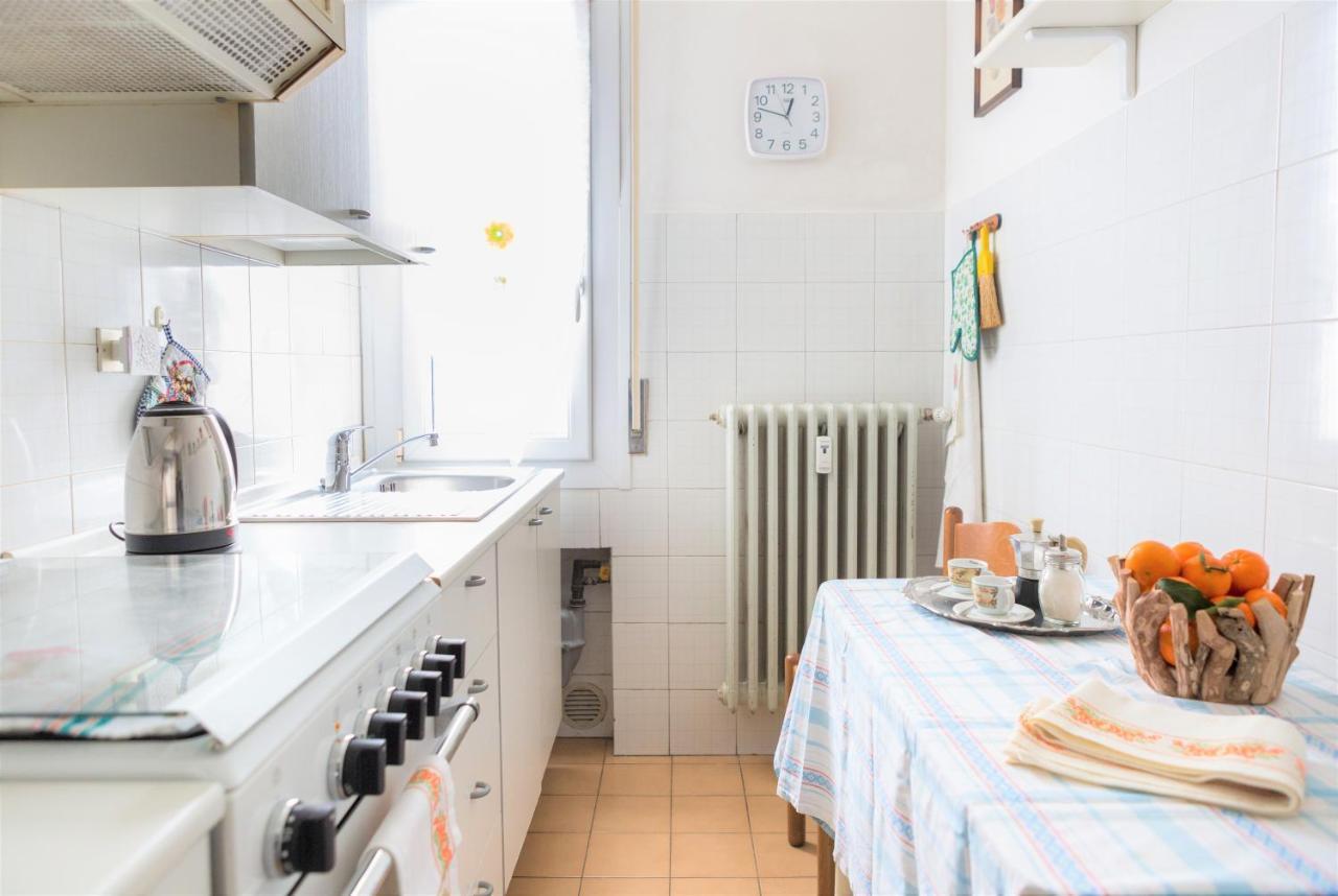 A Pochi Passi Dal Centro E Dall'Ospedale Di Parma Appartement Buitenkant foto