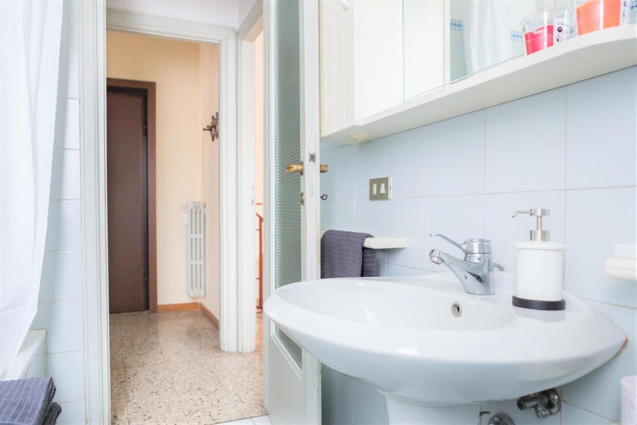 A Pochi Passi Dal Centro E Dall'Ospedale Di Parma Appartement Buitenkant foto