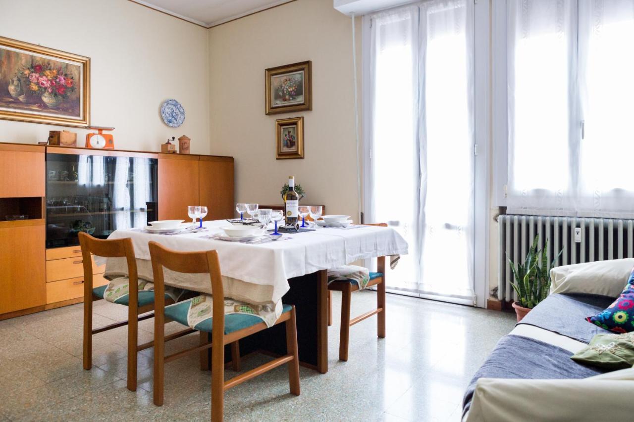 A Pochi Passi Dal Centro E Dall'Ospedale Di Parma Appartement Buitenkant foto