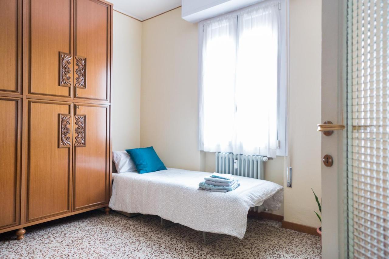 A Pochi Passi Dal Centro E Dall'Ospedale Di Parma Appartement Buitenkant foto